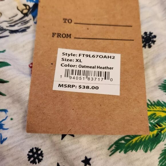 Free Planet Men's XL T Shirt - Christmas Themed Santa Aloha/ Hawaiian gray q2 - Picture 2 of 4